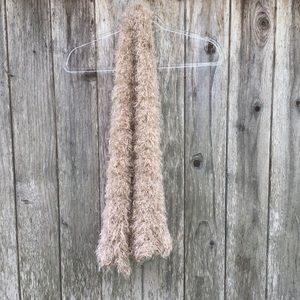 NWOT Pretty soft scarf